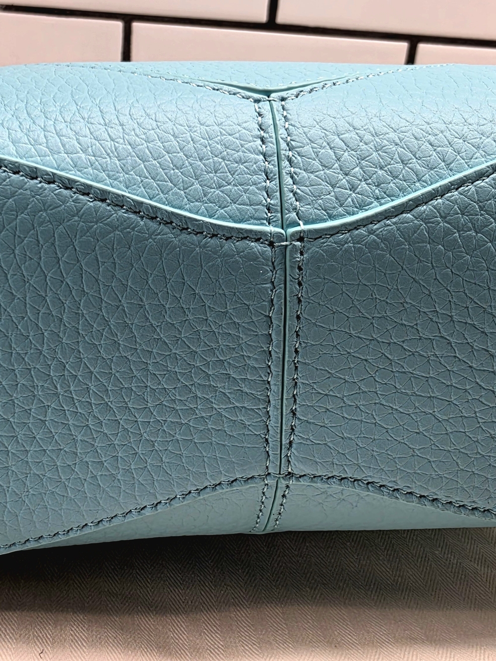 TIFFANY & Co. Return To Tiffany Mini Tote Bag - Picture 7 of 11